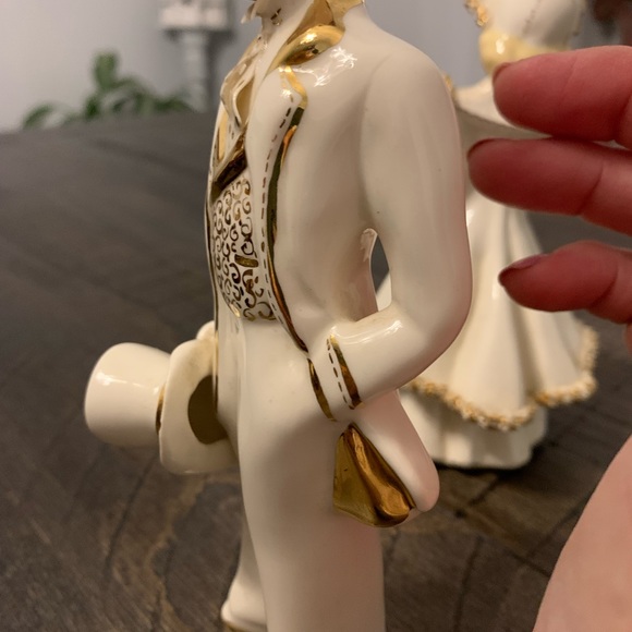 David and Betsy-White With Gold Trim-Blonde Hair - Picture 11 of 11